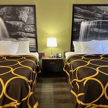 Super 8 By Wyndham Lincoln