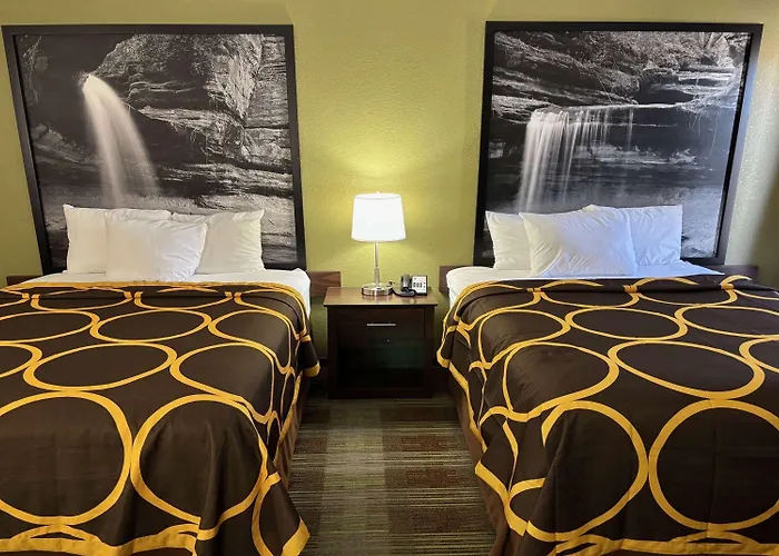 Super 8 By Wyndham Lincoln