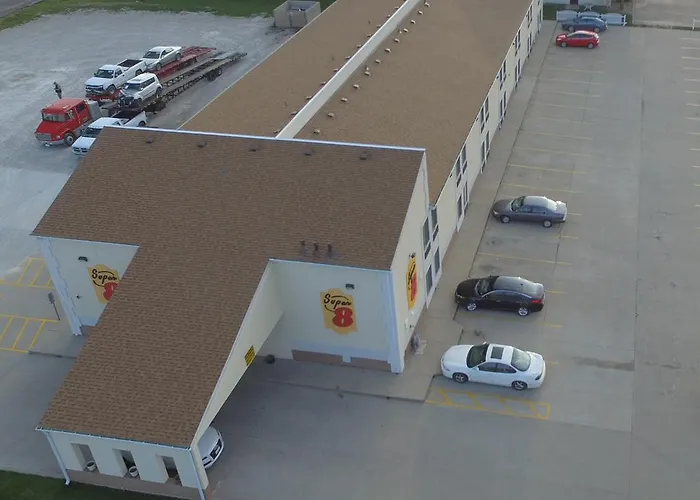 Super 8 By Wyndham Lincoln