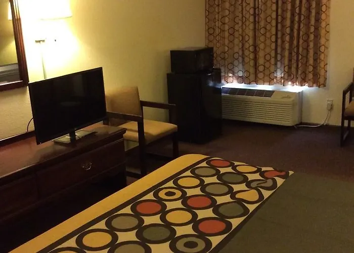 Super 8 By Wyndham Hotel 2*
